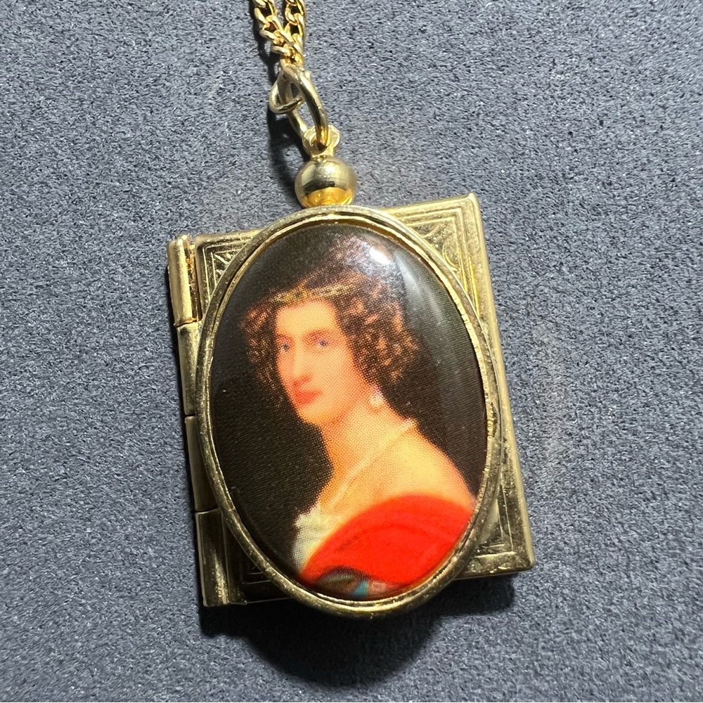 Vintage Gold Plated Cameo Book Locket Victorian Woman Portrait Cameo Extra Long